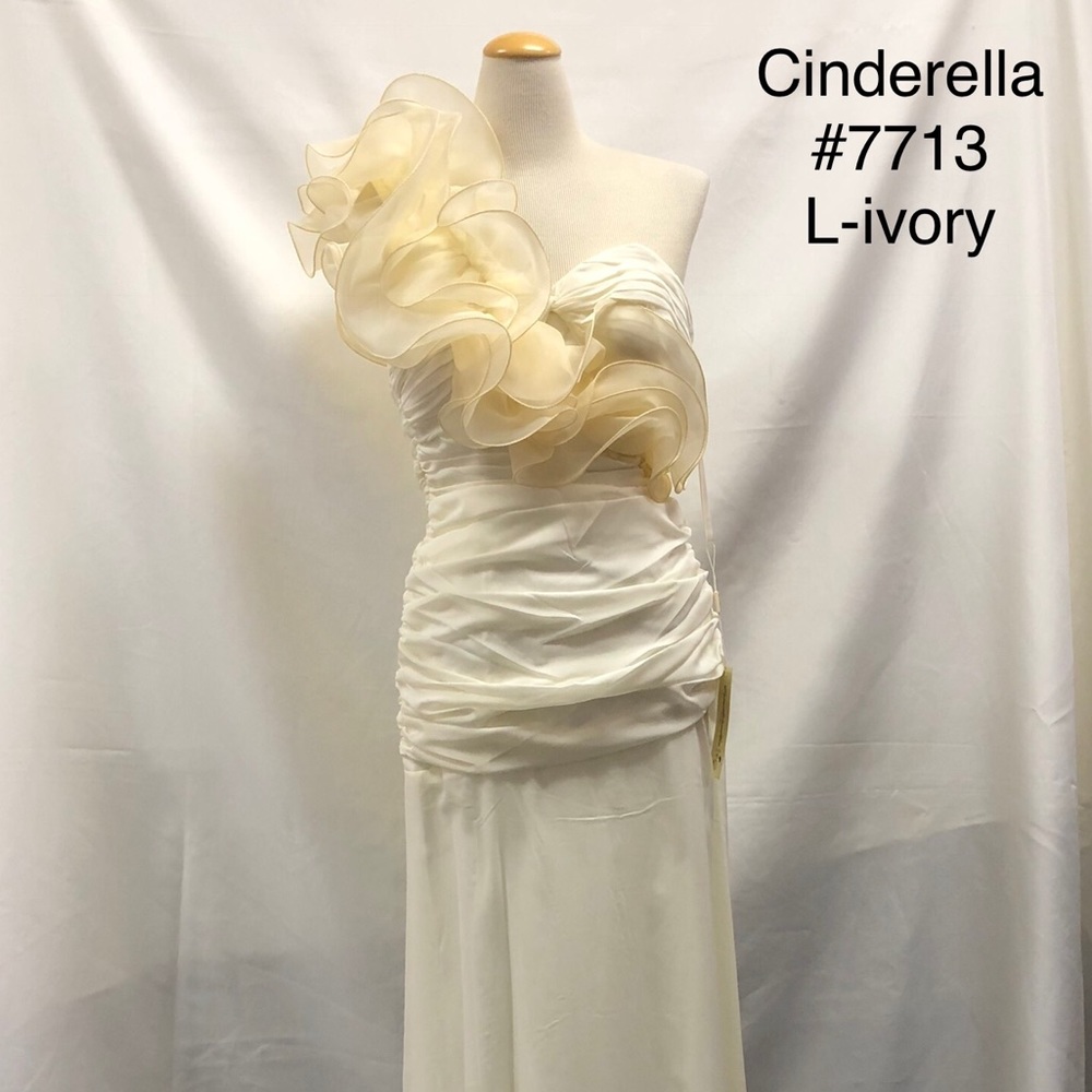Brand new evening/prom dress w/tags